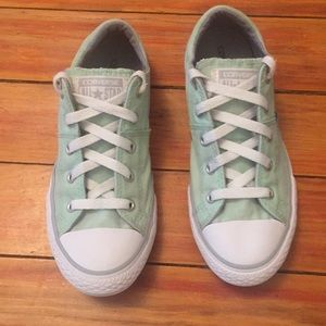 Girl’s Converse All Star